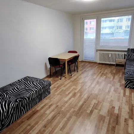 Pro 6 Osob, M2 Apartment